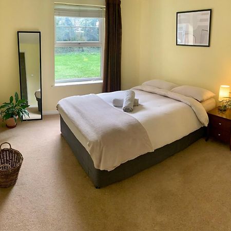 Peaceful Garden View Apt. Close To Central Londra Exterior foto